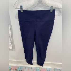 Navy Mew Balance leggings with mesh on back